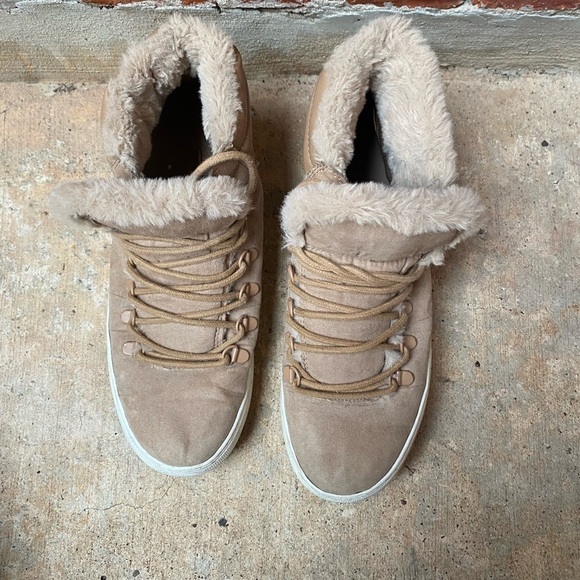 Madden Girl Womens 9 Beige Suede Breezy Sherling Ankle Booties Boot Sneakers - Picture 2 of 8